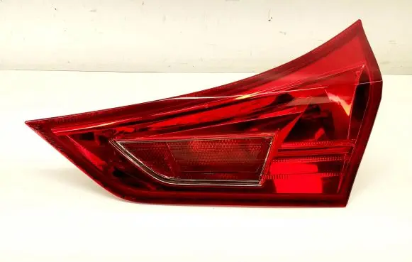 Toyota Auris E180 Tailgate rear/tail lights 05170237 02260
