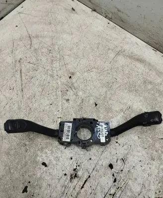 Wiper turn signal indicator stalk/switch