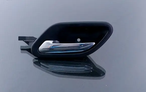 BMW 7 E38 Front door interior handle 8226049