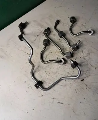 BMW 5 E60 E61 Fuel injector supply line/pipe 