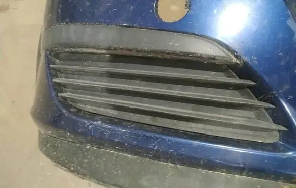Opel Astra H Front bumper lower grill