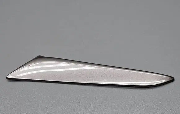 Rear fender molding trim