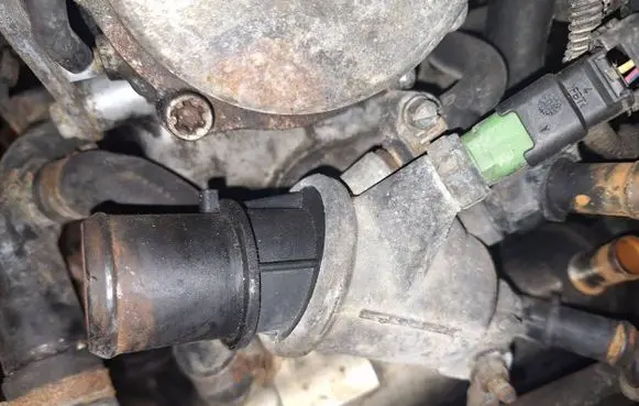 Opel Zafira B Engine coolant pipe/hose