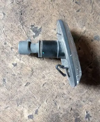 Front fender indicator light