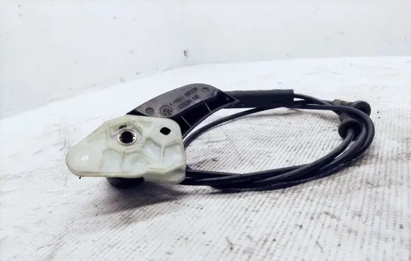 BMW 3 E46 Engine bonnet (hood) release handle 8223164