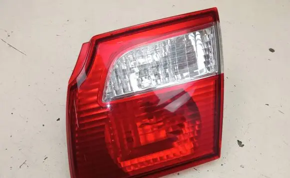 Mazda 626 Tailgate rear/tail lights 132-61922R