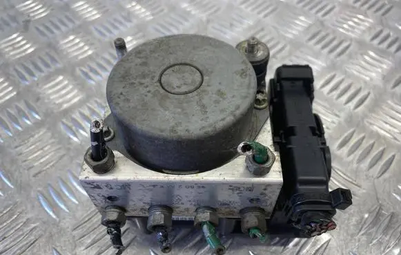 Renault Clio II ABS Pump 8200747140 0265232077