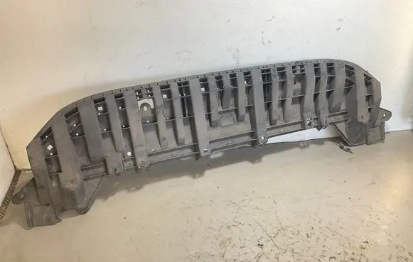 Lexus CT 200H Front bumper skid plate/under tray 5261876010