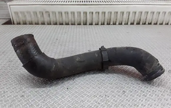 Toyota Avensis T220 Engine coolant pipe/hose