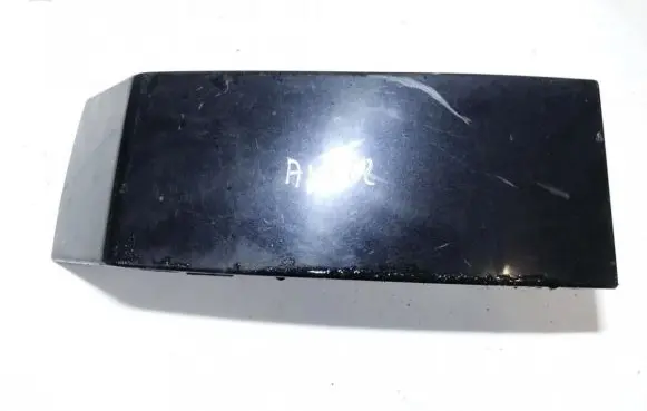 Volvo XC90 Rear/tail light trim molding 8620820rh