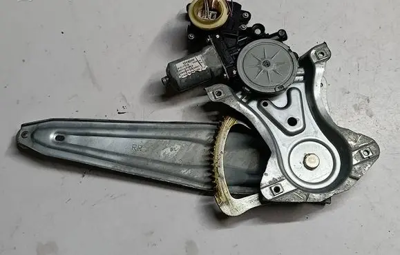 Toyota Verso Rear door window regulator motor 69830-0F040 14072009
