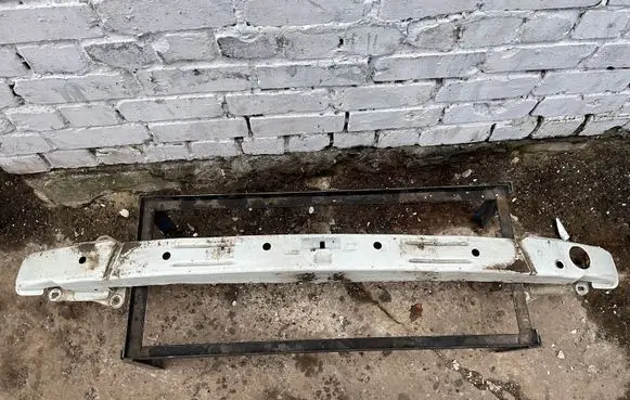 Renault Master II Front bumper cross member
