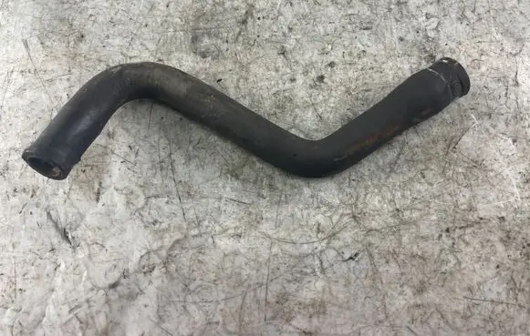 Volvo V70 Engine coolant pipe/hose