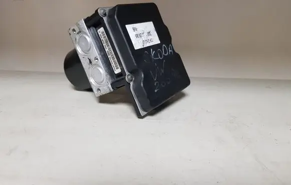 Skoda Octavia Mk2 (1Z) ABS Pump 6R0907379L