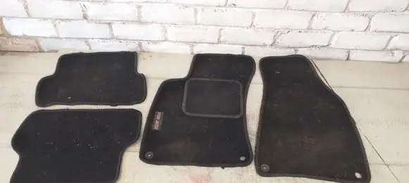 Skoda Octavia Mk2 (1Z) Car floor mat set 