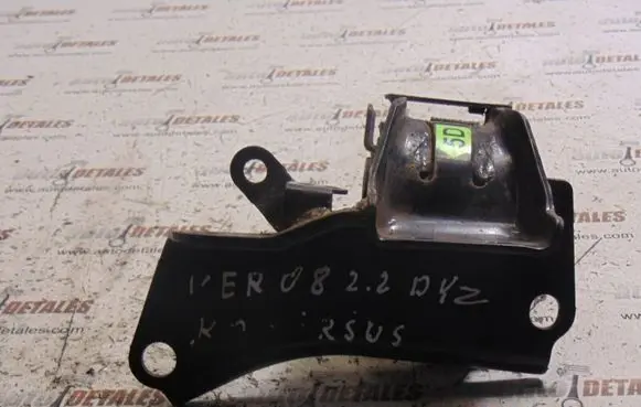Toyota Corolla Verso AR10 Engine mount bracket