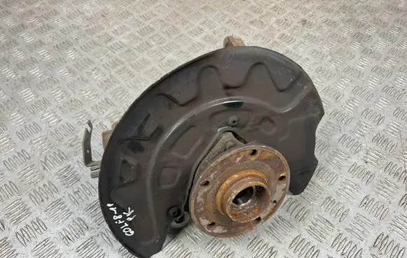 Volkswagen Golf VIII Front wheel hub 5Q0255R