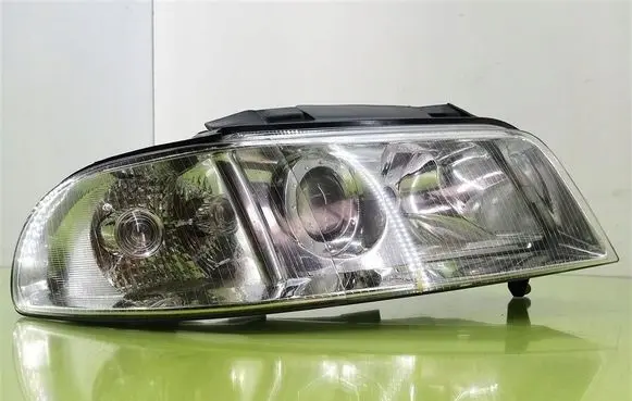 Audi A4 S4 B5 8D Headlight/headlamp 084411137R