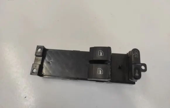 Volkswagen PASSAT B5 Electric window control switch 1J3959857 03755100
