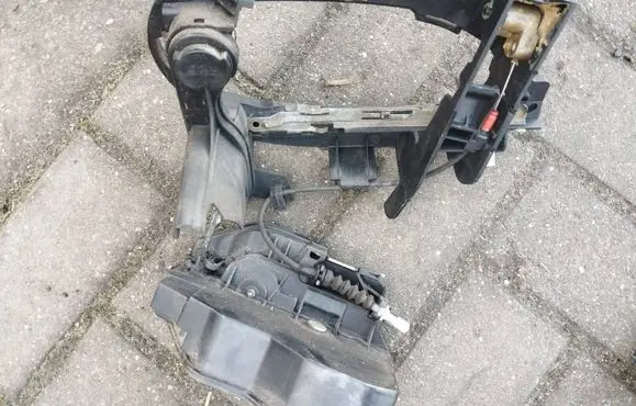 BMW 7 E65 E66 Front door lock 7154619