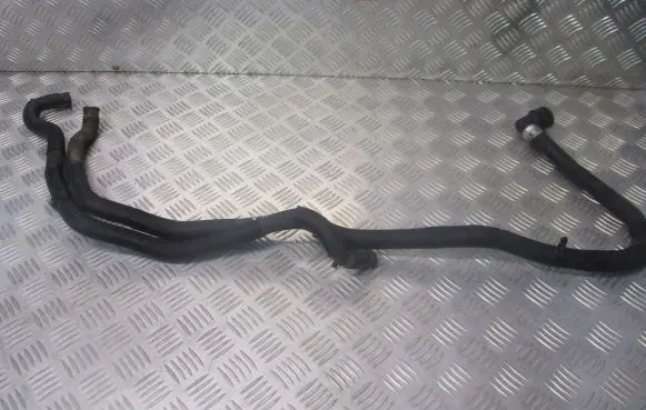 Volvo V70 Engine coolant pipe/hose