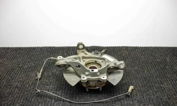Chrysler 300C Rear wheel hub