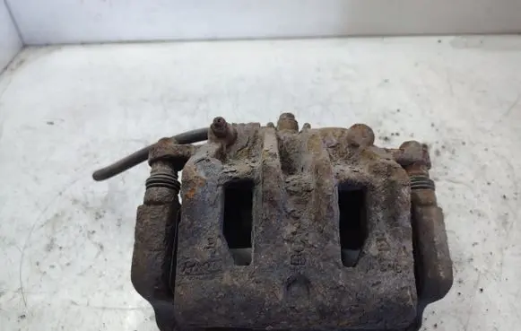 KIA Sorento Front brake caliper