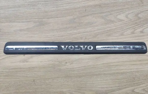 Volvo XC70 Front sill trim cover 8659960