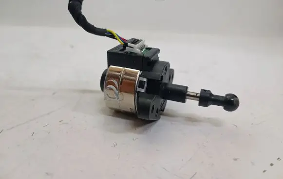 Headlight level adjustment motor