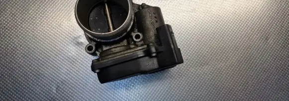 Audi A4 S4 B7 8E 8H Throttle valve 06F133062G