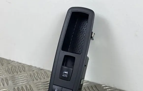 Jeep Grand Cherokee Electric window control switch 68086692AD