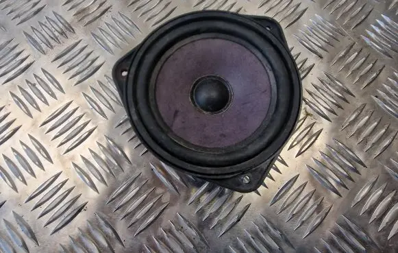 Audi A6 S6 C4 4A Subwoofer speaker 491841011303 4918410113 30968