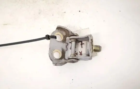 Mazda 3 I Tailgate/trunk/boot hinge