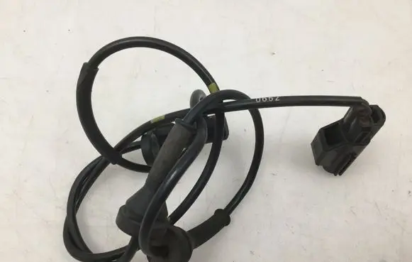 Volvo S80 ABS brake wheel speed sensor 9496961