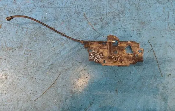 Ford Escape III Engine bonnet/hood lock/catch CV6Z16700B