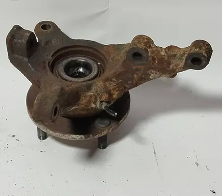Mitsubishi Colt Front wheel hub