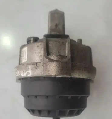 BMW 5 F10 F11 Engine mount vacuum valve 6775917