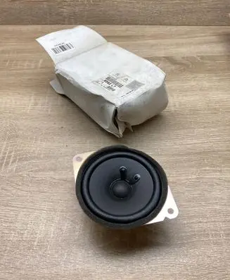 Peugeot 107 Front door speaker 6562L7 861600H010