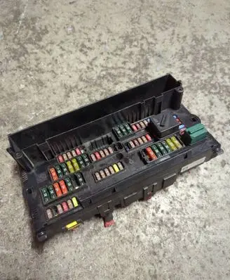 BMW 5 F10 F11 Fuse module 9234421 217033442E