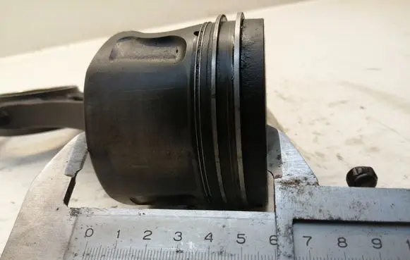 Ford Transit Piston with connecting rod