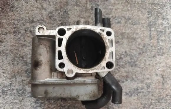 Opel Zafira A Throttle body valve 25177983