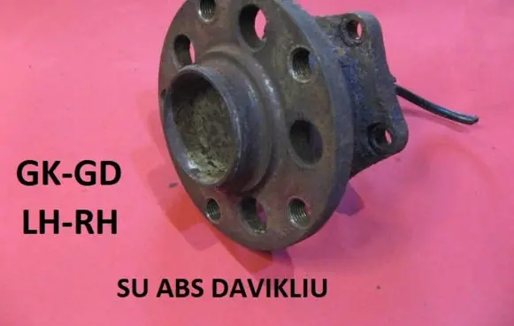 Rear wheel hub
