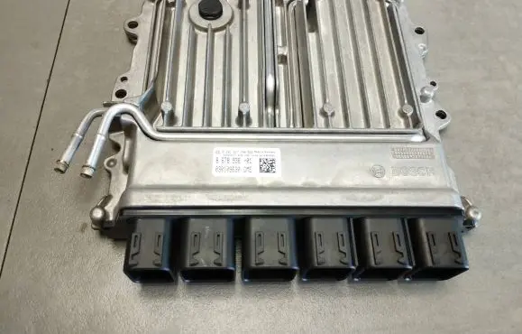 BMW 7 G11 G12 Engine control unit/module ECU 8678936 0261S17144