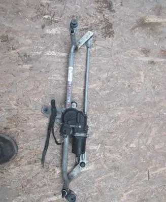 Volkswagen Tiguan Front wiper linkage and motor 5NB955023 A2506113
