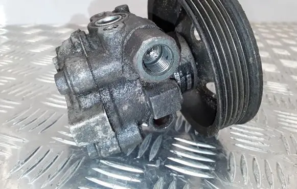 Hyundai Elantra Power steering pump 5710020200 26082027