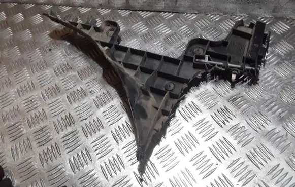 Audi A3 S3 8P Bumper support mounting bracket corner 8P3807378B