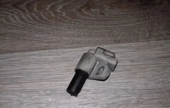 Volvo V50 Camshaft position sensor 9645844080