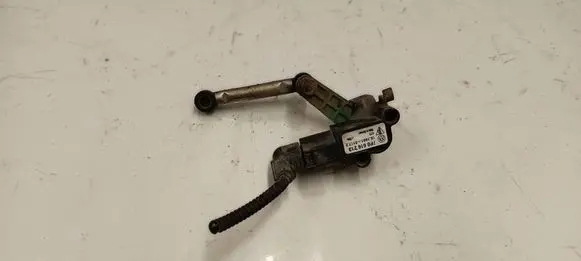Headlight/headlamp level sensor