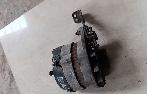 Peugeot 405 Generator/alternator 2541366