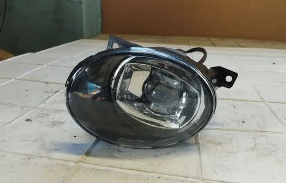 Volkswagen Tiguan Front fog light 90081344L